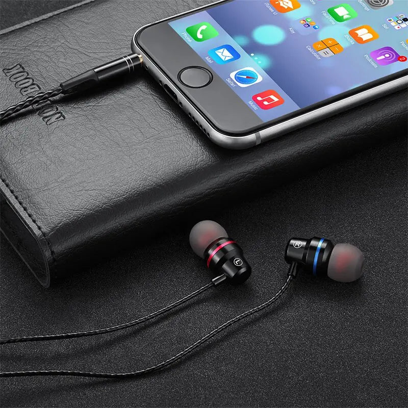 New Wired Headset In-Ear Headset For Android Phones 3.5MM In-Ear Geadset And Microphone Stereo Headset Universal Headset